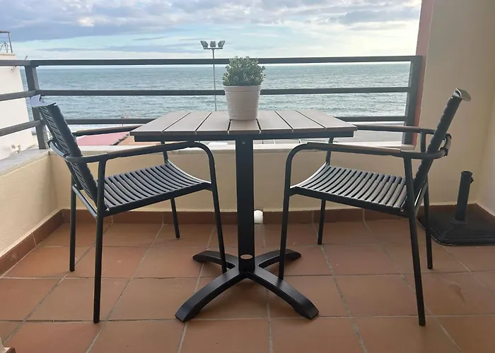 Maravilloso Apartamento En Primera Linea De Playa Con Vistas Al Mar En Caleta De Velez 2 D