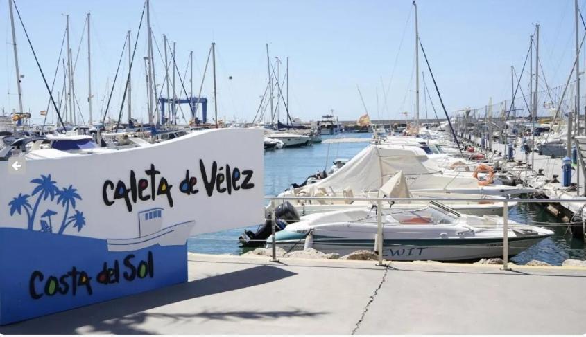 Maravilloso En Primera Linea De Playa Con Vistas Al Mar En 2 D * Caleta De Velez