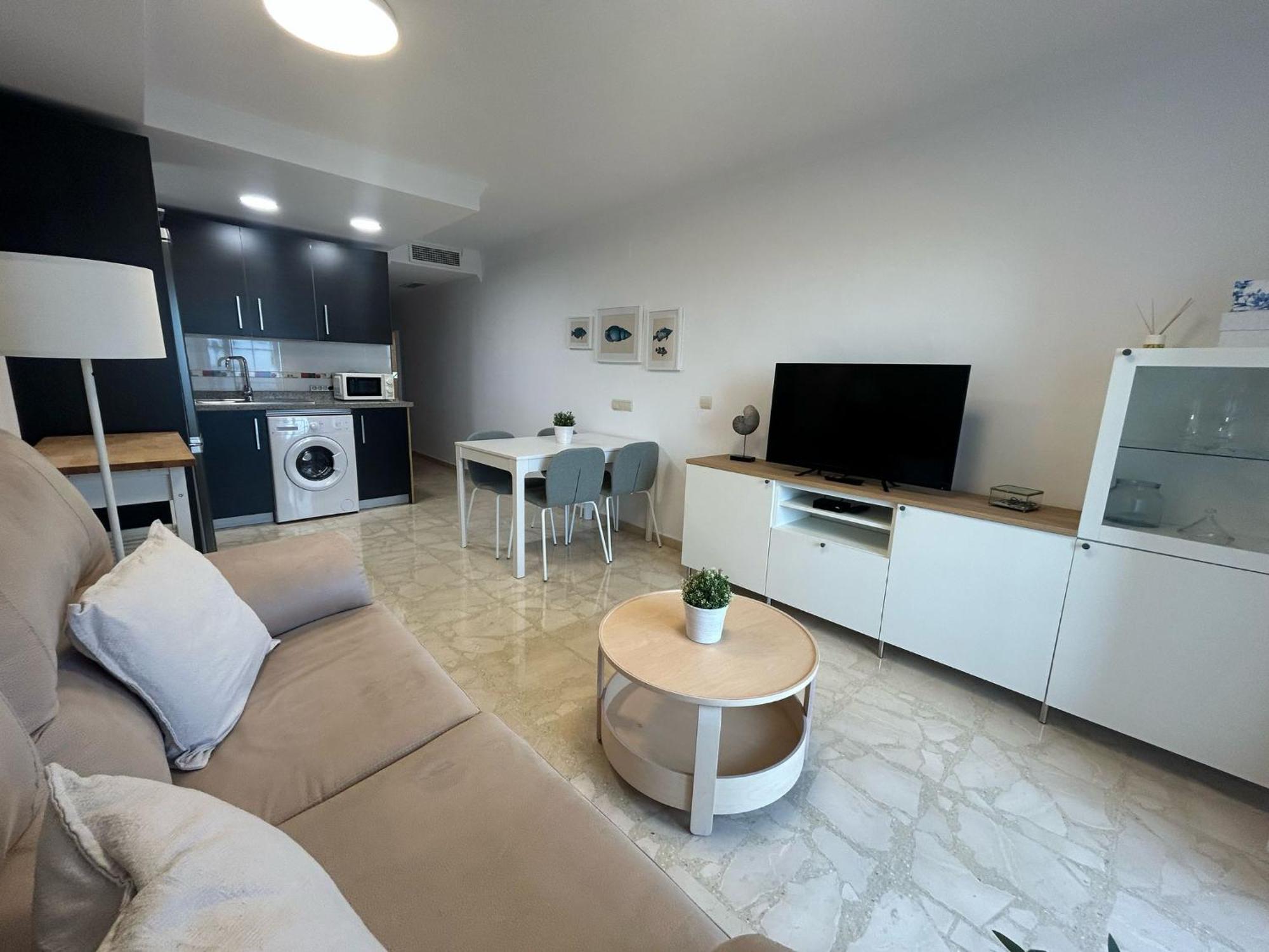 Apartment Maravilloso En Primera Linea De Playa Con Vistas Al Mar En 2 D *